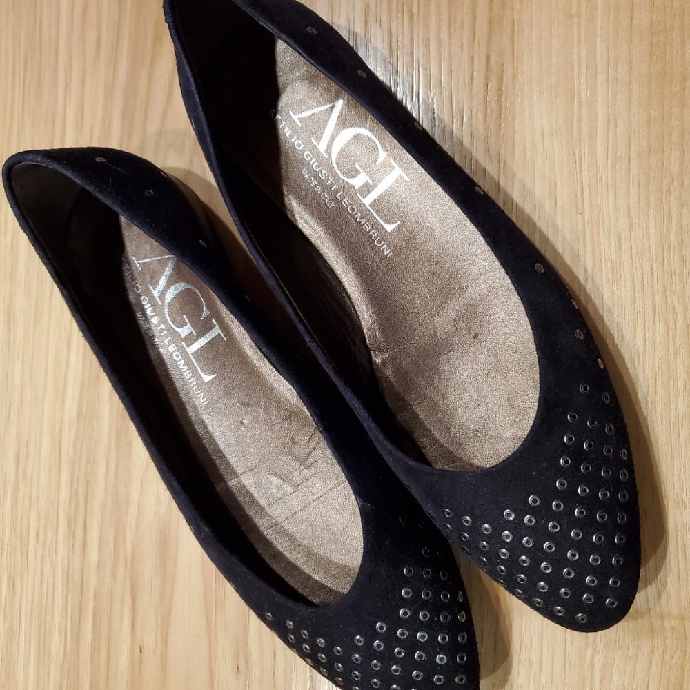 Attilio Giusti Leombruni Navy Grommet Flats Sz 40